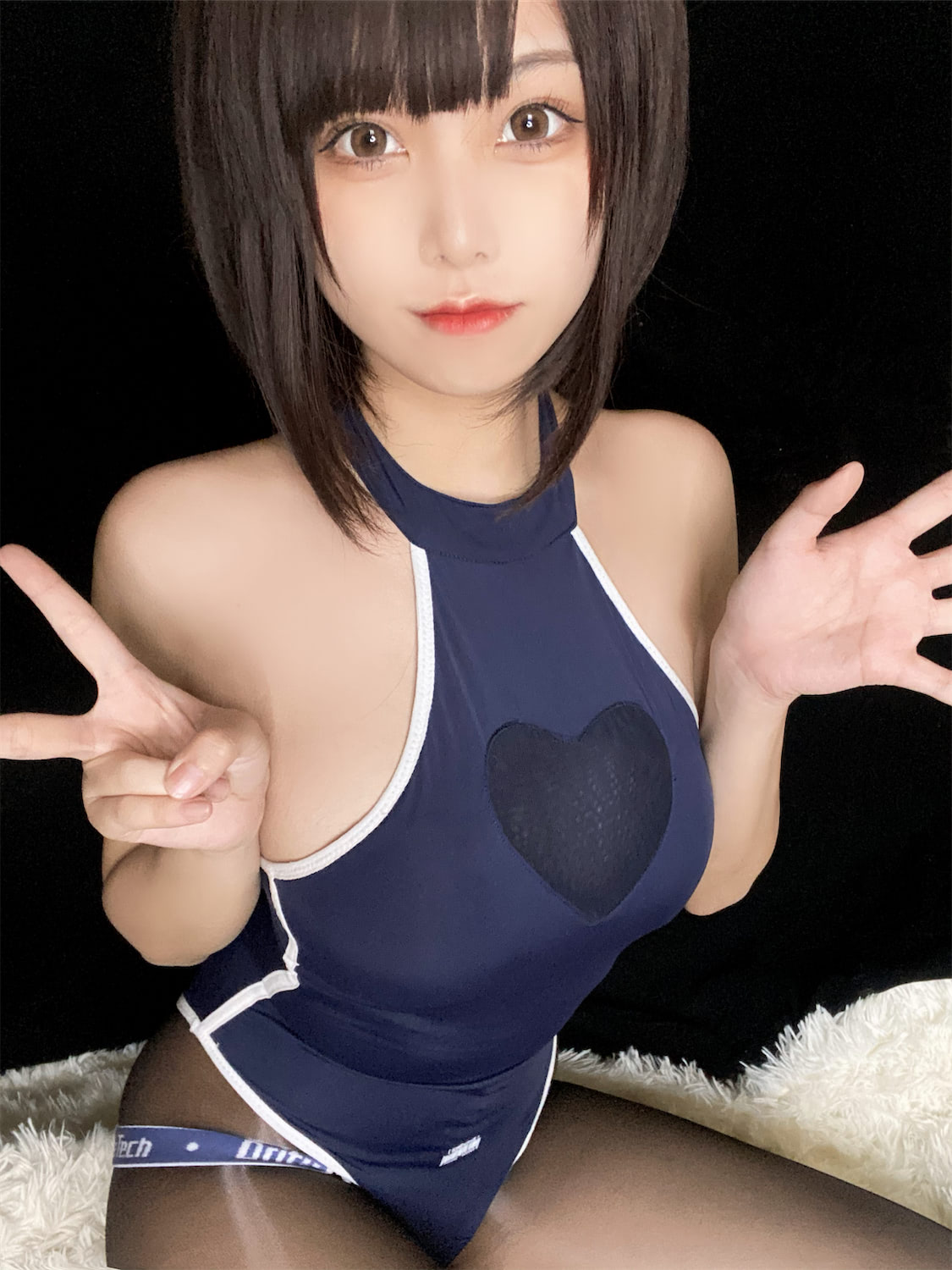 蜜汁猫裘水着自摄34p