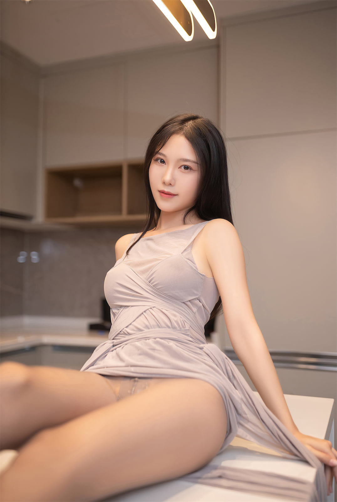 抖娘利世优雅OL美裙80p