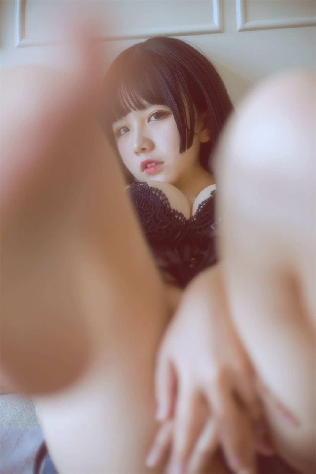 阿半今天很开心黑色吊带23p