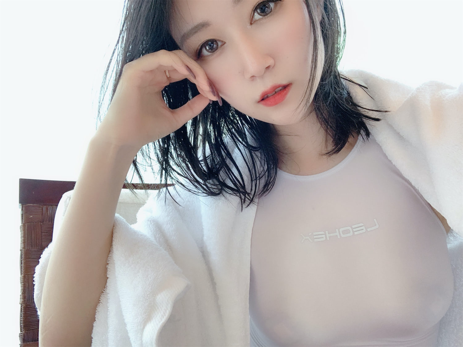 白银81白色竞泳83p2v