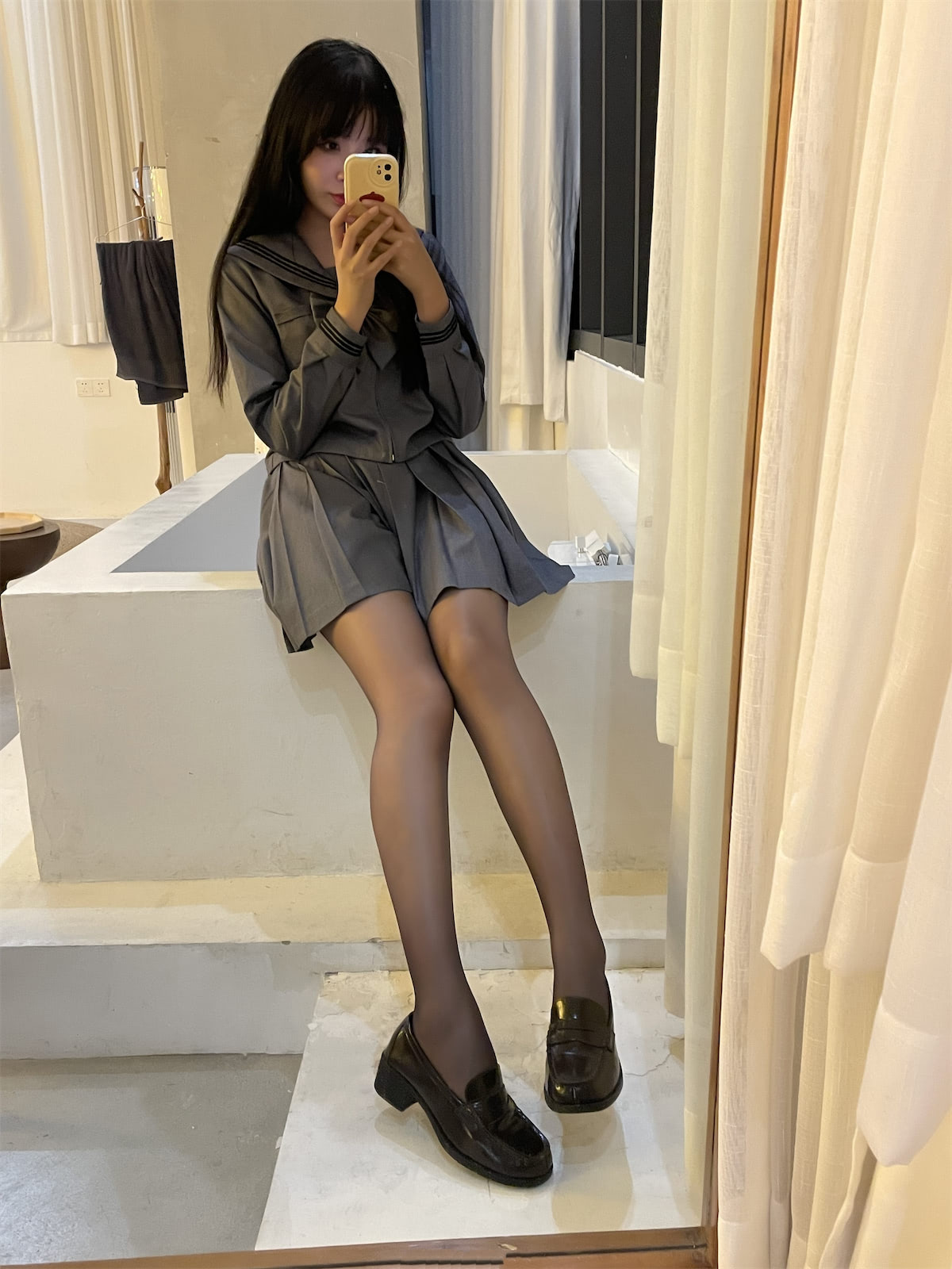 轩萧学姐楼道车库夜拍91p