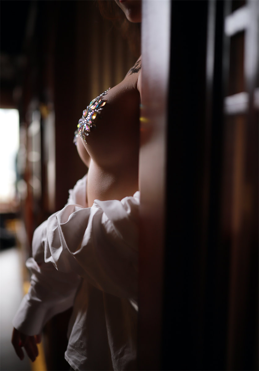 抖娘利世水晶贴比基尼40p