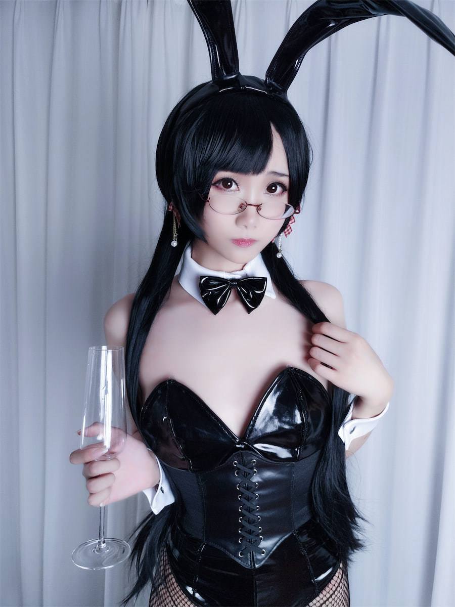 晓美嫣漆皮胶衣兔女郎44p