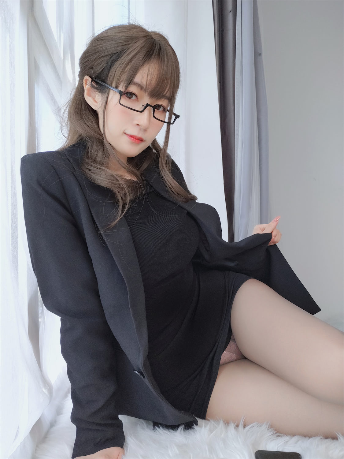 白银81黑西服136p7v_2